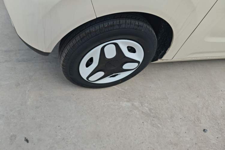 Used Geely Galaxy Panda 2025 210 km – Yuanqi Bear Left Front Wheel Hub