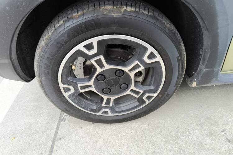Used Geely Galaxy Panda 2025 210km Panda Rider Left Front Wheel Hub