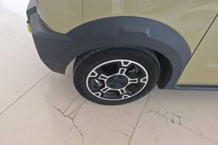 Used Geely Galaxy Panda 2025 210km Panda Rider Left Front Wheel Hub