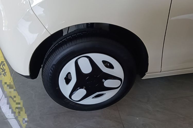 Used Geely Galaxy Panda 2025 210 km – Yuanqi Bear Left Front Wheel Hub