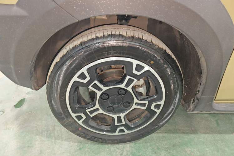 Used Geely Galaxy Panda 2025 210km Panda Rider Left Front Wheel Hub