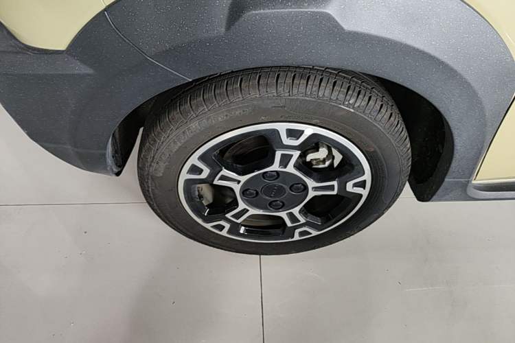 Used Geely Galaxy Panda 2025 210km Panda Rider Left Front Wheel Hub