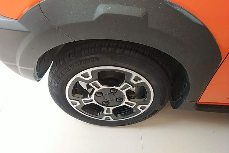 Used Geely Galaxy Panda 2025 210km Panda Rider Left Front Wheel Hub