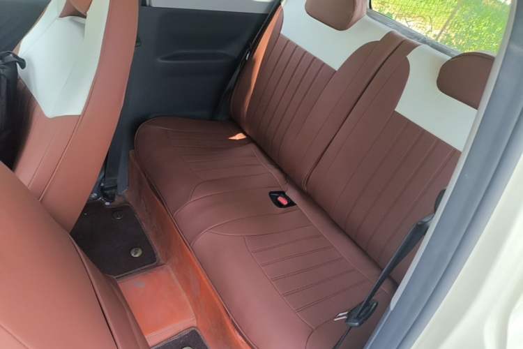 Used Geely Galaxy Panda 2025 210 km – Yuanqi Bear Left Rear Seat
