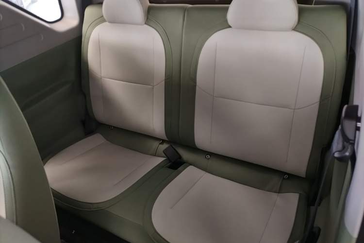 Used Geely Galaxy Panda 2025 210km Panda Rider Left Rear Seat