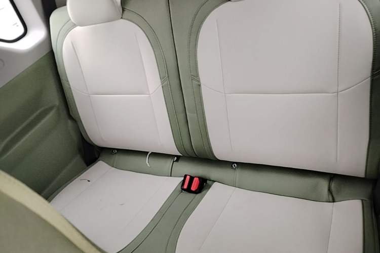 Used Geely Galaxy Panda 2025 210km Panda Rider Left Rear Seat