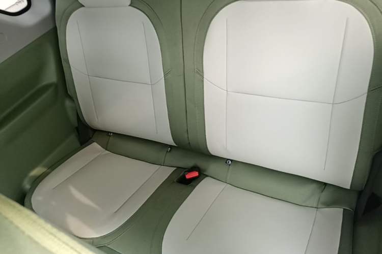 Used Geely Galaxy Panda 2025 210km Panda Rider Left Rear Seat