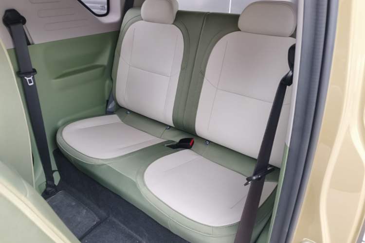 Used Geely Galaxy Panda 2025 210km Panda Rider Left Rear Seat