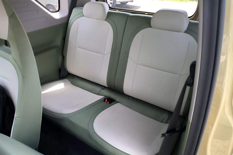 Used Geely Galaxy Panda 2025 210km Panda Rider Left Rear Seat