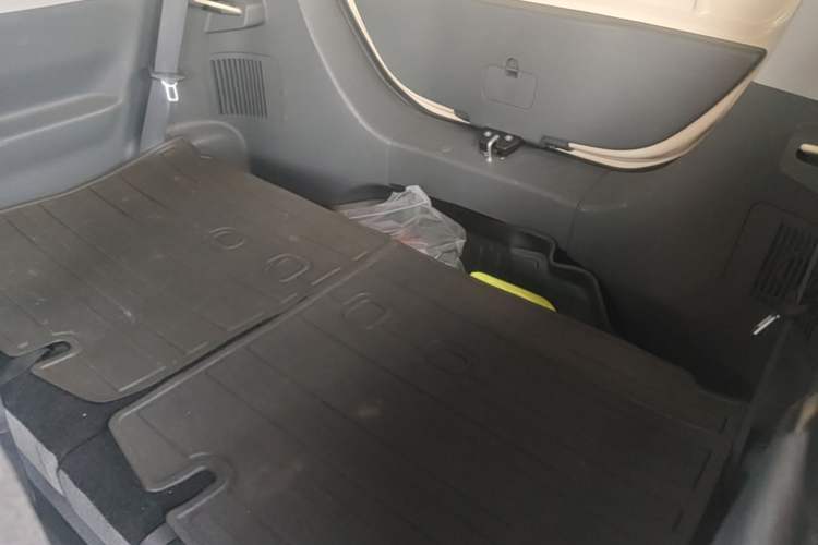 Used Geely Galaxy Panda 2025 210 km – Yuanqi Bear Left Rear Seat