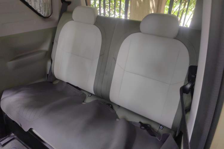 Used Geely Galaxy Panda 2025 210km Panda Rider Left Rear Seat