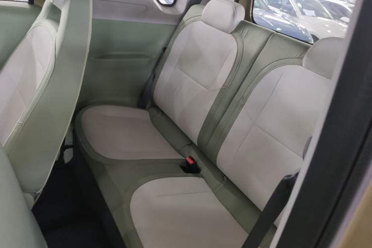 Used Geely Galaxy Panda 2025 210km Panda Rider Left Rear Seat