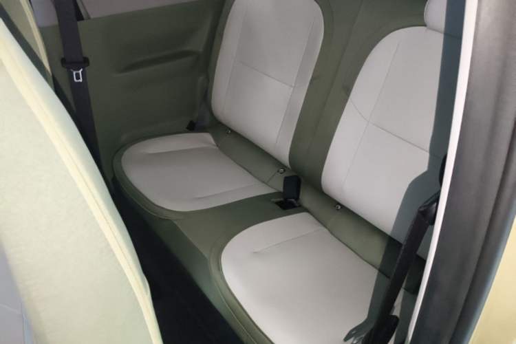 Used Geely Galaxy Panda 2025 210km Panda Rider Left Rear Seat