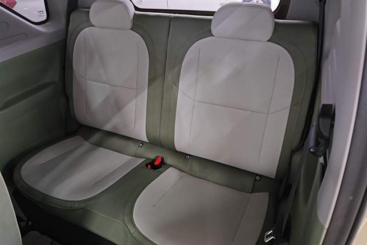 Used Geely Galaxy Panda 2025 210km Panda Rider Left Rear Seat