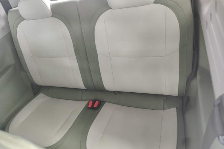 Used Geely Galaxy Panda 2025 210km Panda Rider Left Rear Seat