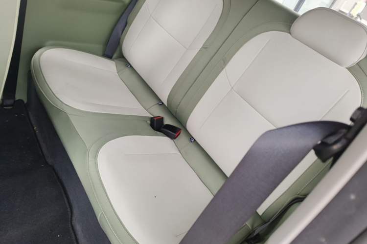 Used Geely Galaxy Panda 2025 210km Panda Rider Left Rear Seat