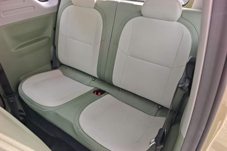 Used Geely Galaxy Panda 2025 210km Panda Rider Left Rear Seat