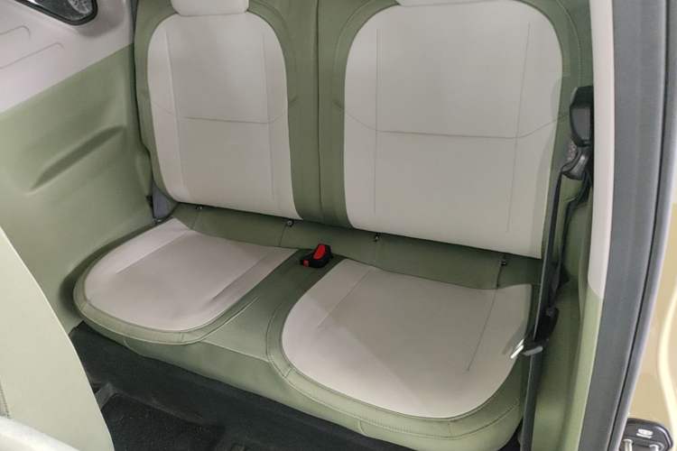 Used Geely Galaxy Panda 2025 210km Panda Rider Left Rear Seat