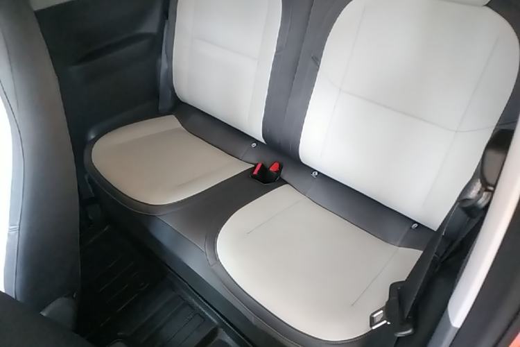 Used Geely Galaxy Panda 2025 210km Panda Rider Left Rear Seat