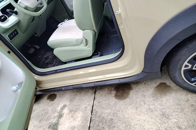 Used Geely Galaxy Panda 2025 210km Panda Rider Left Side Sill