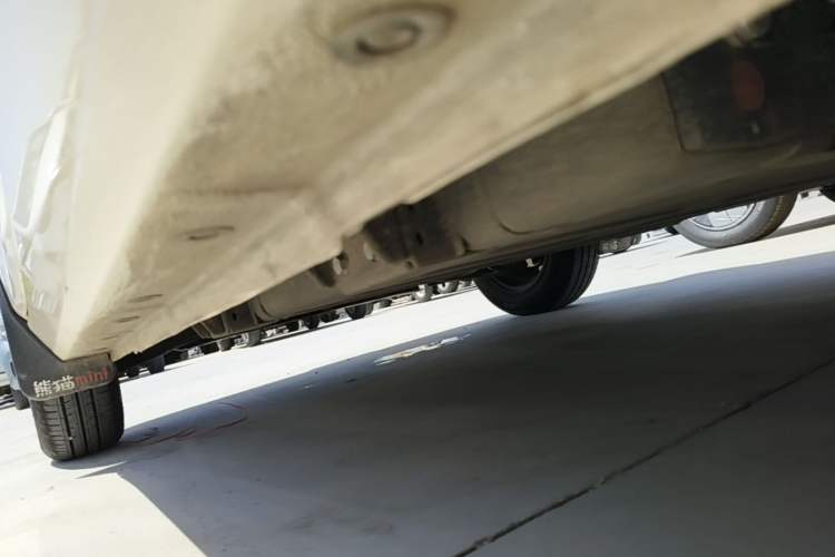 Used Geely Galaxy Panda 2025 210 km – Yuanqi Bear Left Side Sill