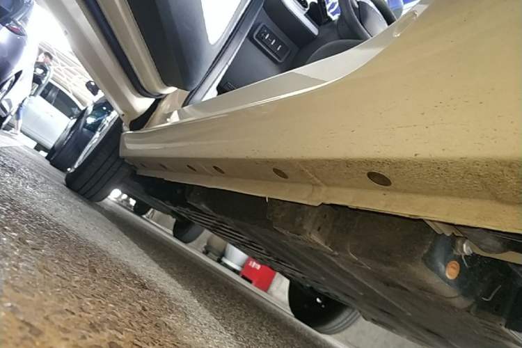 Used Geely Galaxy Panda 2025 210 km – Yuanqi Bear Left Side Sill