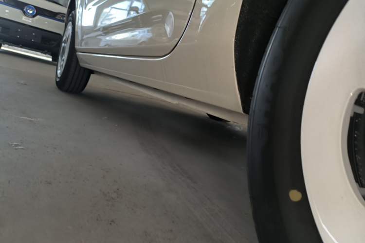 Used Geely Galaxy Panda 2025 210 km – Yuanqi Bear Left Side Sill