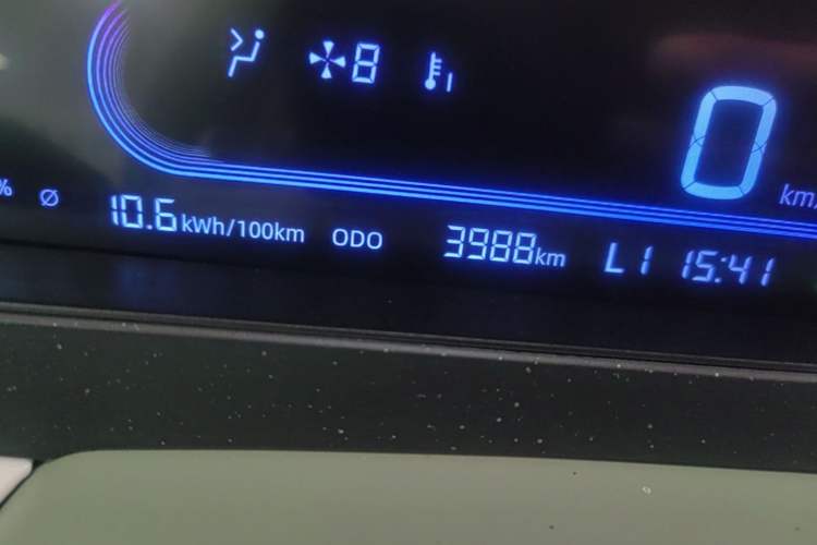 Used Geely Galaxy Panda 2025 210km Panda Rider Odometer Close Up