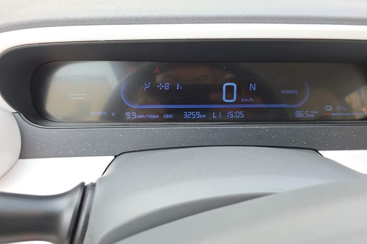 Used Geely Galaxy Panda 2025 210 km – Yuanqi Bear Odometer Close Up