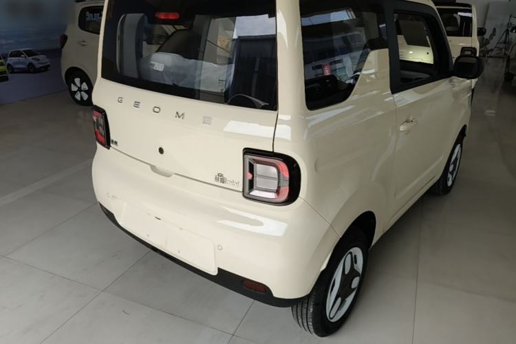 Used Geely Galaxy Panda 2025 210 km – Yuanqi Bear Rear Right 45 Deg