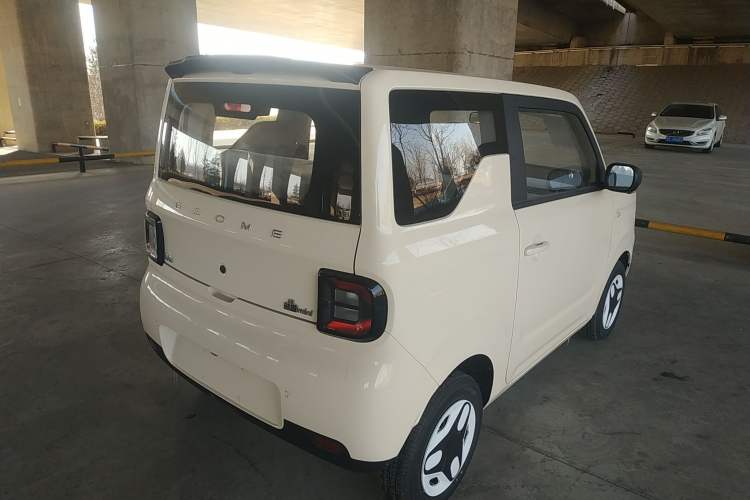 Used Geely Galaxy Panda 2025 210 km – Yuanqi Bear Rear Right 45 Deg