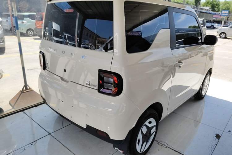 Used Geely Galaxy Panda 2025 210 km – Yuanqi Bear Rear Right 45 Deg