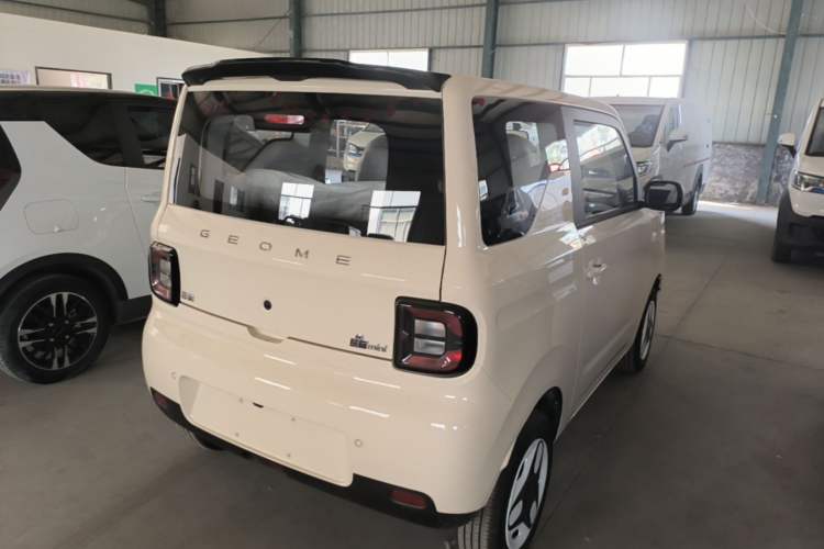 Used Geely Galaxy Panda 2025 210 km – Yuanqi Bear Rear Right 45 Deg