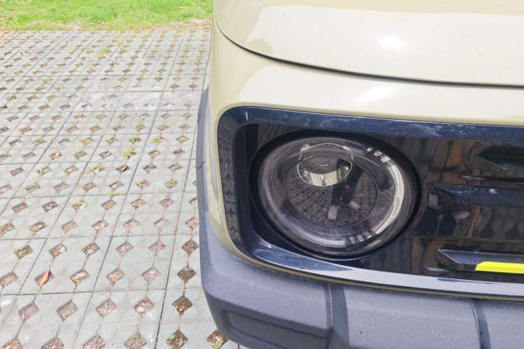 Used Geely Galaxy Panda 2025 210km Panda Rider Right Front Headlight
