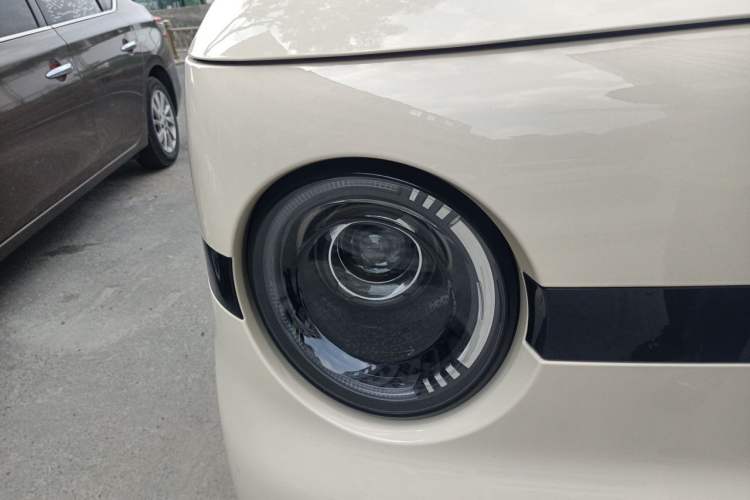 Used Geely Galaxy Panda 2025 210 km – Yuanqi Bear Right Front Headlight