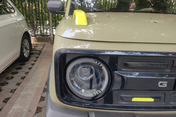 Used Geely Galaxy Panda 2025 210km Panda Rider Right Front Headlight