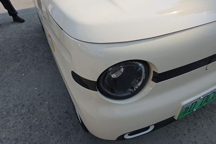 Used Geely Galaxy Panda 2025 210 km – Yuanqi Bear Right Front Headlight