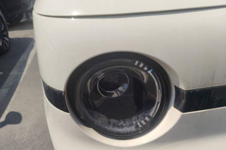 Used Geely Galaxy Panda 2025 210 km – Yuanqi Bear Right Front Headlight