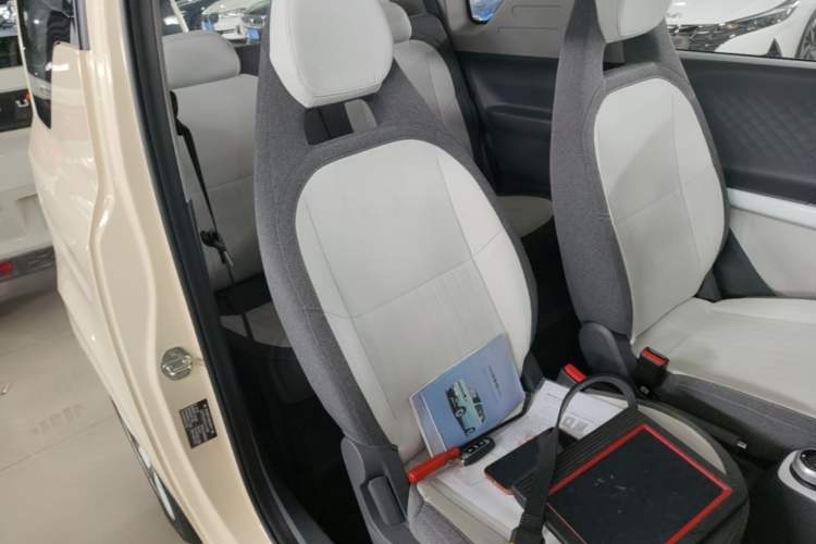 Used Geely Galaxy Panda 2025 210 km – Yuanqi Bear Right Front Seat