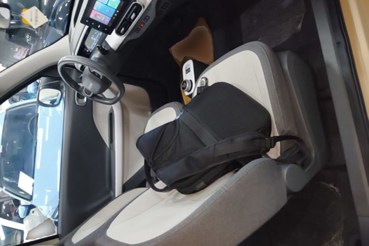 Used Geely Galaxy Panda 2025 210 km – Yuanqi Bear Right Front Seat