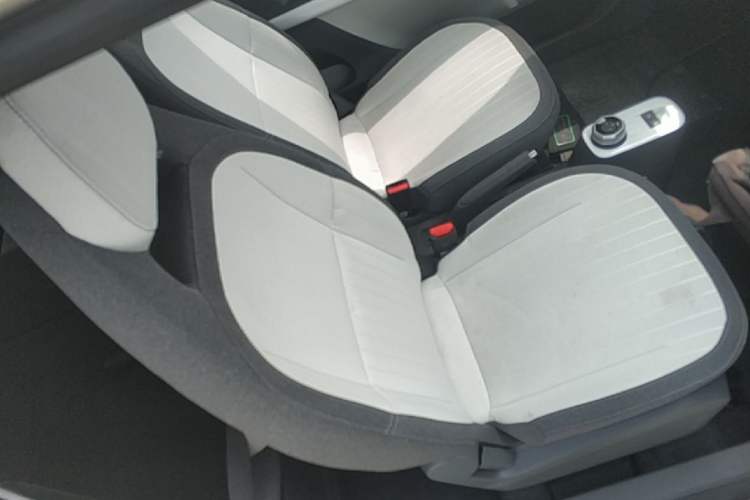 Used Geely Galaxy Panda 2025 210 km – Yuanqi Bear Right Front Seat