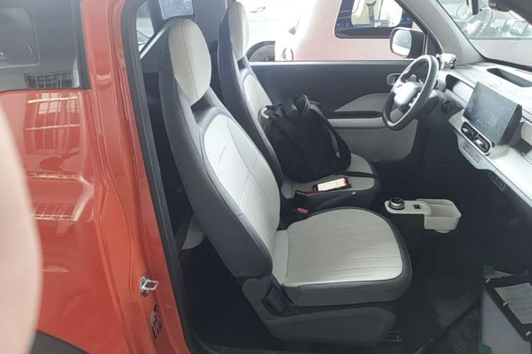 Used Geely Galaxy Panda 2025 210km Panda Rider Right Front Seat