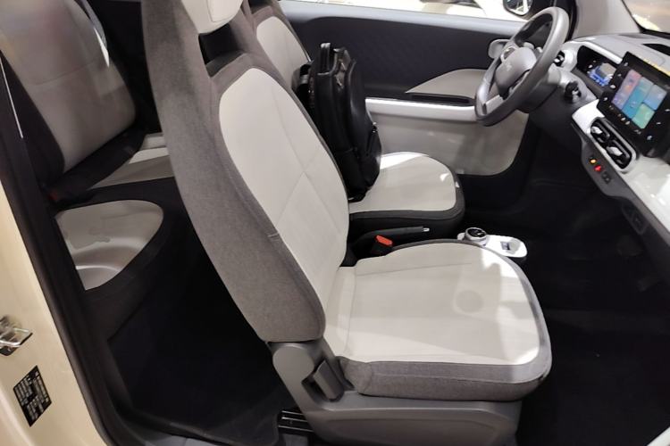 Used Geely Galaxy Panda 2025 210 km – Yuanqi Bear Right Front Seat