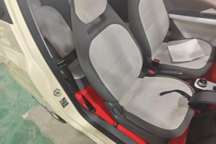 Used Geely Galaxy Panda 2025 210 km – Yuanqi Bear Right Front Seat