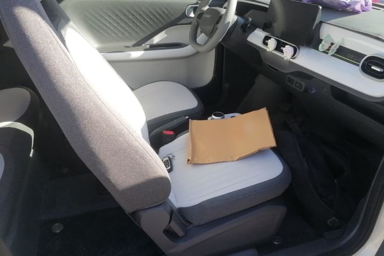 Used Geely Galaxy Panda 2025 210 km – Yuanqi Bear Right Front Seat