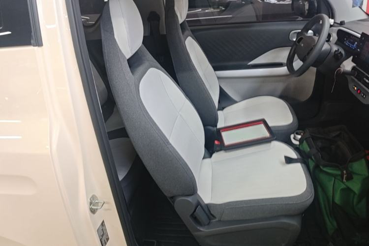 Used Geely Galaxy Panda 2025 210 km – Yuanqi Bear Right Front Seat