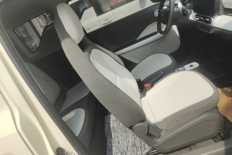 Used Geely Galaxy Panda 2025 210 km – Yuanqi Bear Right Front Seat