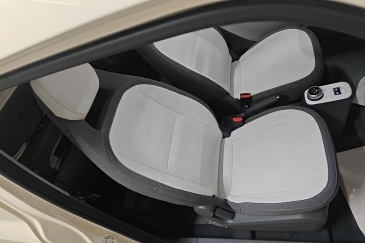 Used Geely Galaxy Panda 2025 210 km – Yuanqi Bear Right Front Seat