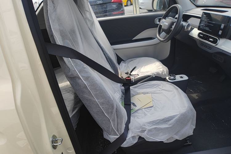Used Geely Galaxy Panda 2025 210 km – Yuanqi Bear Right Front Seat