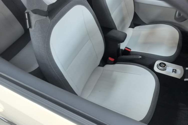 Used Geely Galaxy Panda 2025 210 km – Yuanqi Bear Right Front Seat